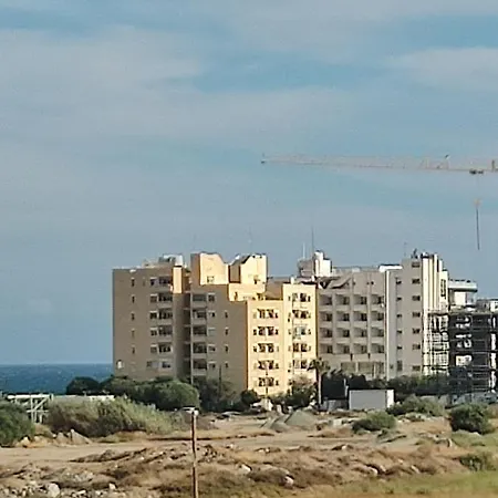 Maestro I Apartamento Larnaca
