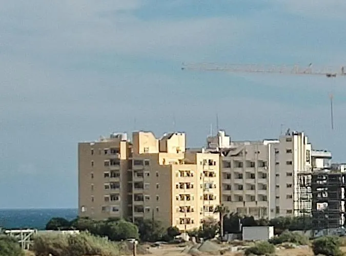 Maestro I Apartament Larnaca